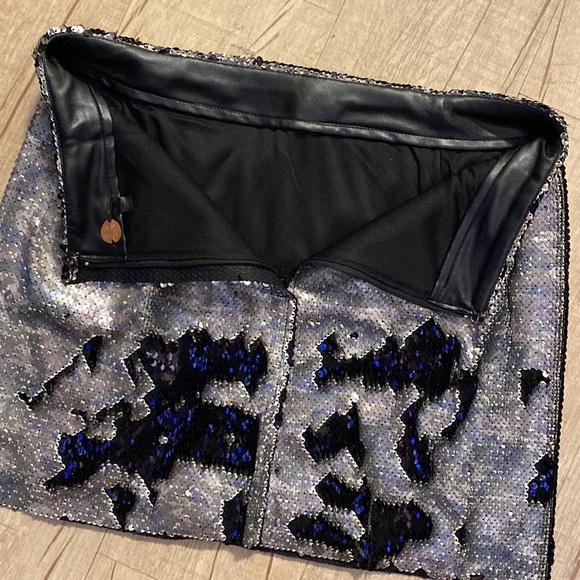 Free People Skinny Sequin Camo Mini Skirt NWT, 4 - Picture 11 of 17